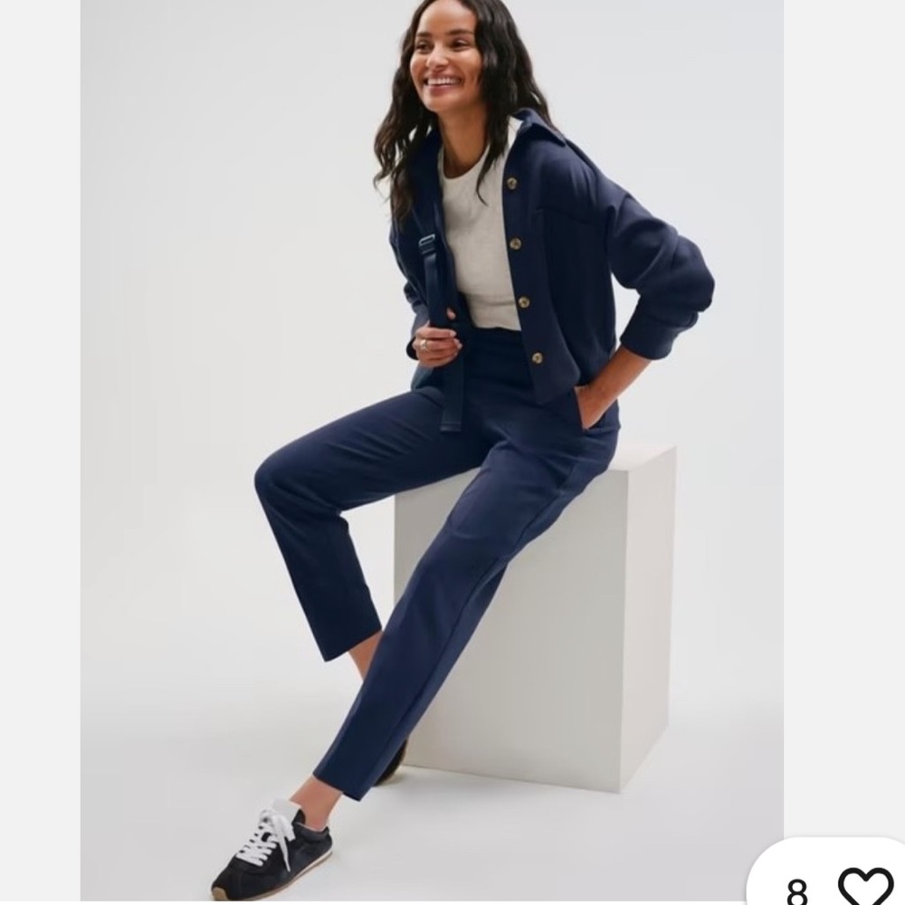 Athleta Women's Navy Blue Cropped Pants - Like New - Picture 3 of 6